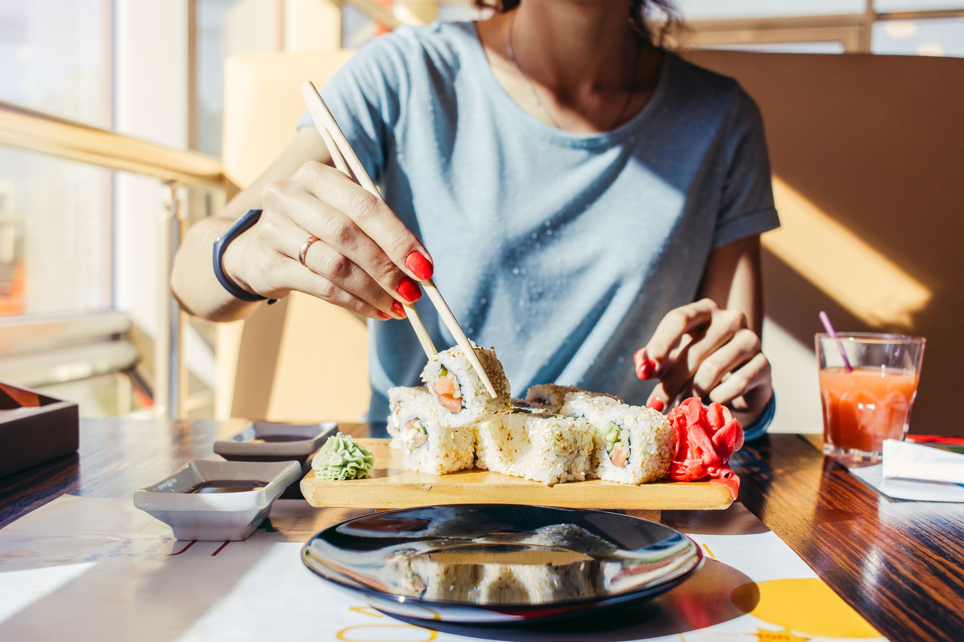 How to eat with chopsticks